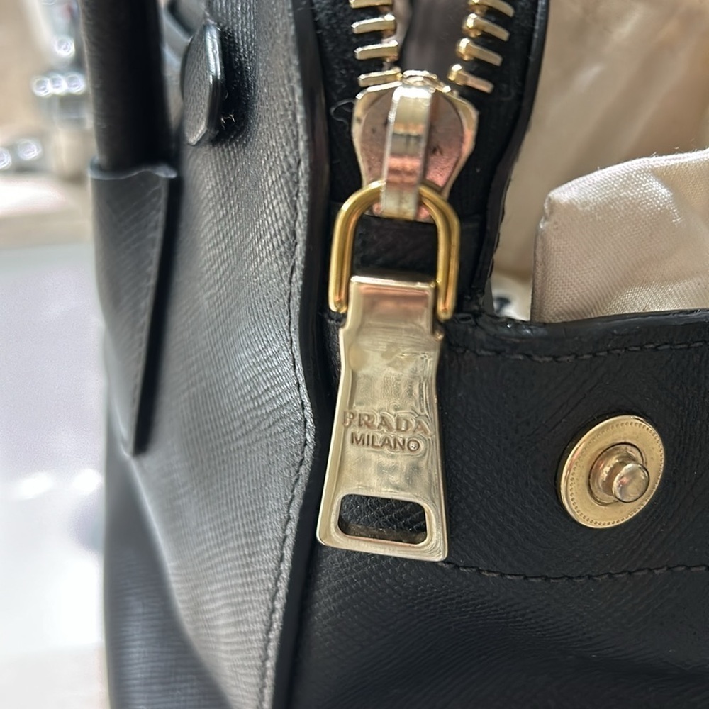 Prada Saffiano Lux Black Double Leather bag - Picture 4 of 12